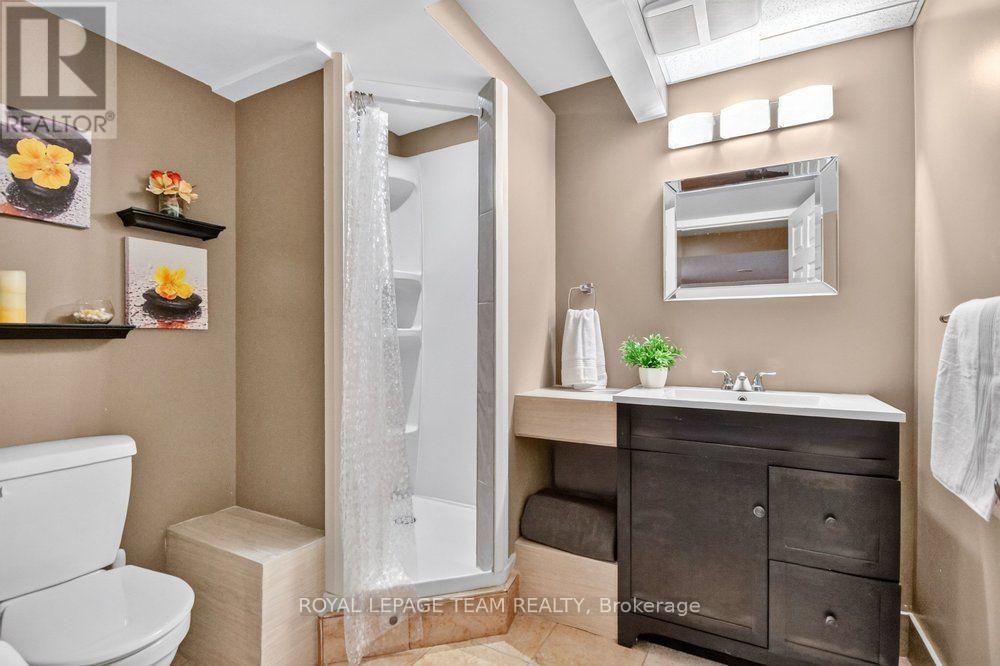 5668 Mahogany Lane, Ottawa, ON