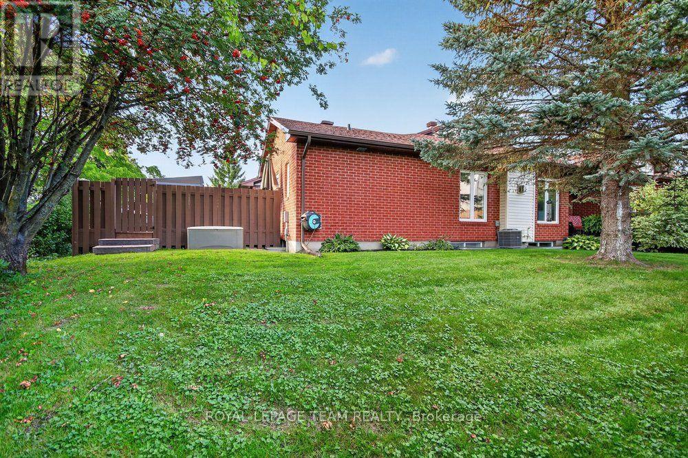 5668 Mahogany Lane, Ottawa, ON