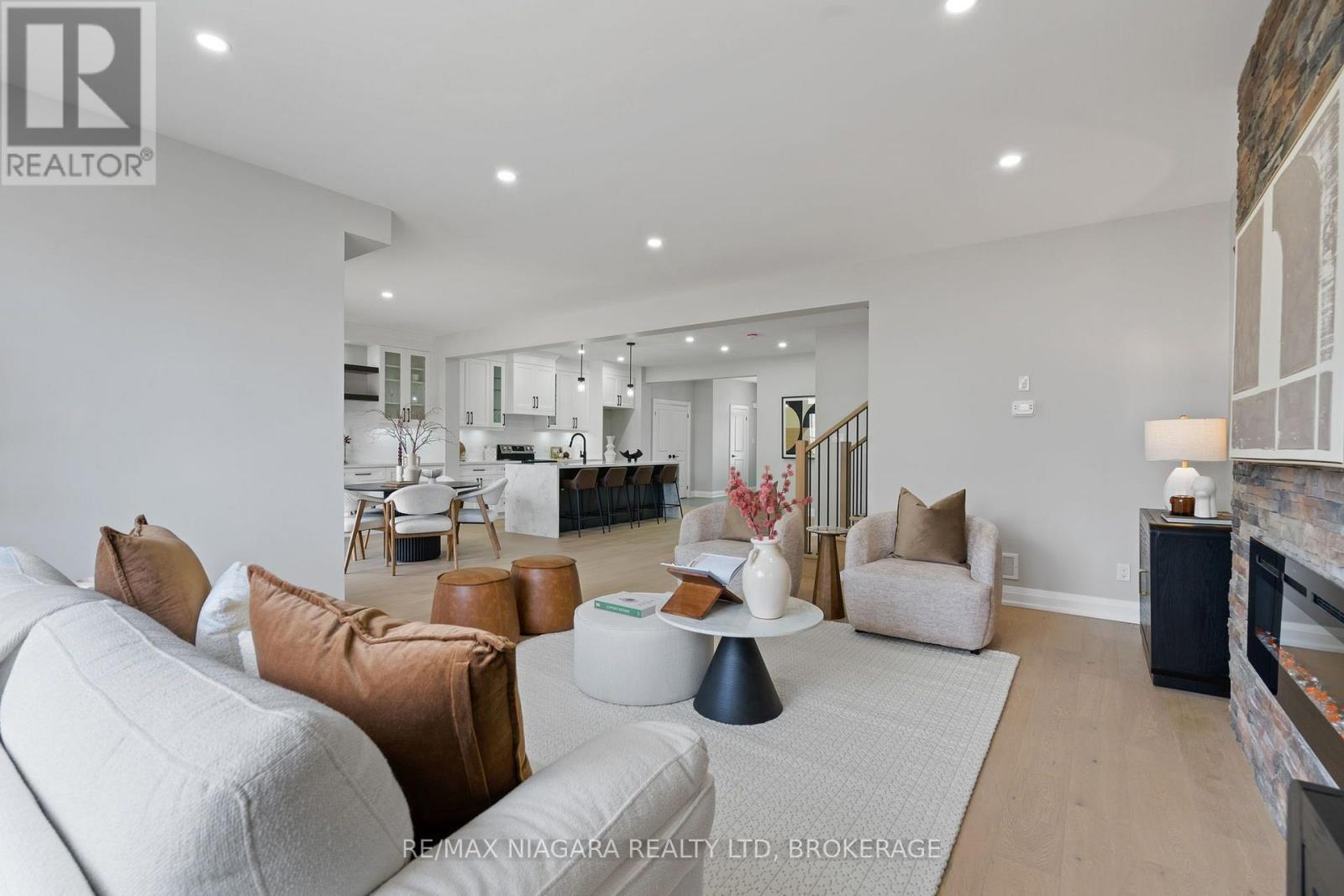6136 Curlin Crescent, Niagara Falls (Forestview), ON