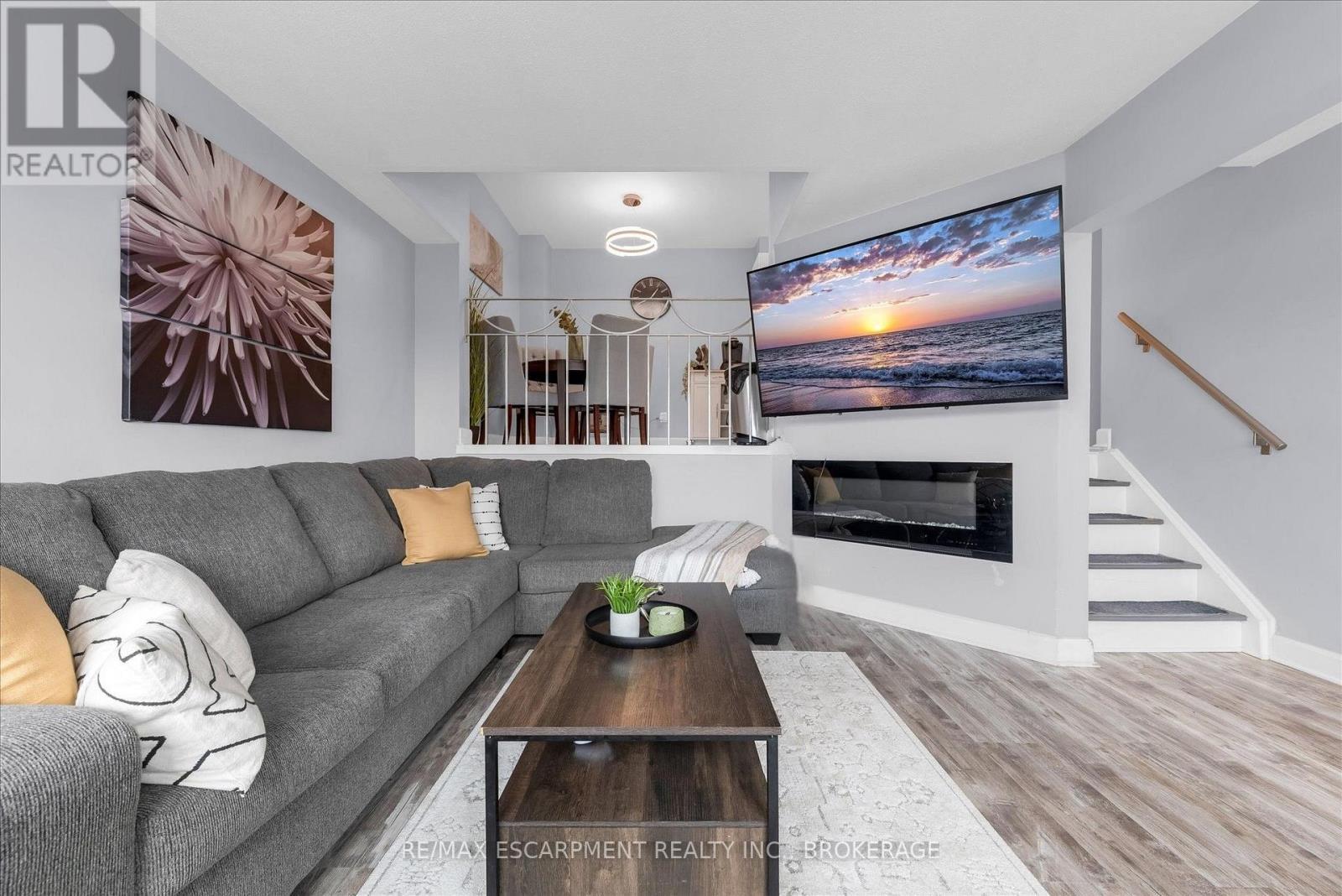 301 - 5 Viking Court, Grimsby (Grimsby Beach), ON