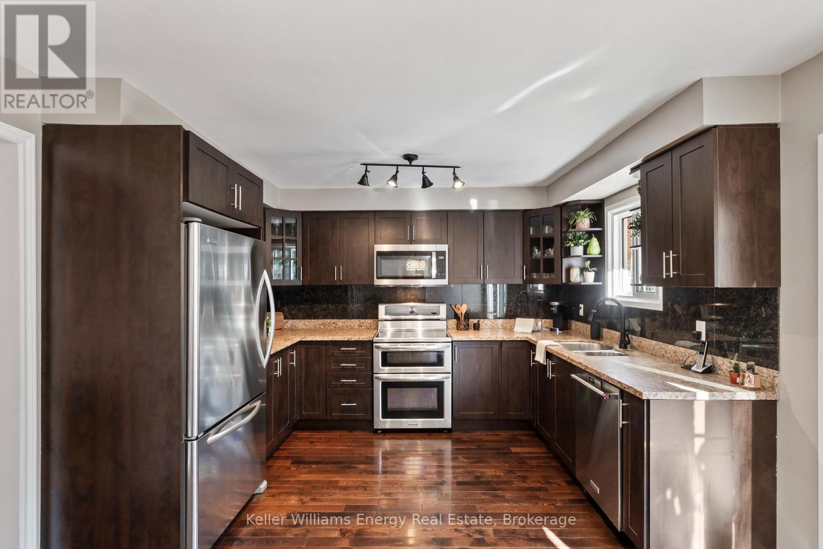 523 Palmtree Crescent, Oshawa (Eastdale), ON