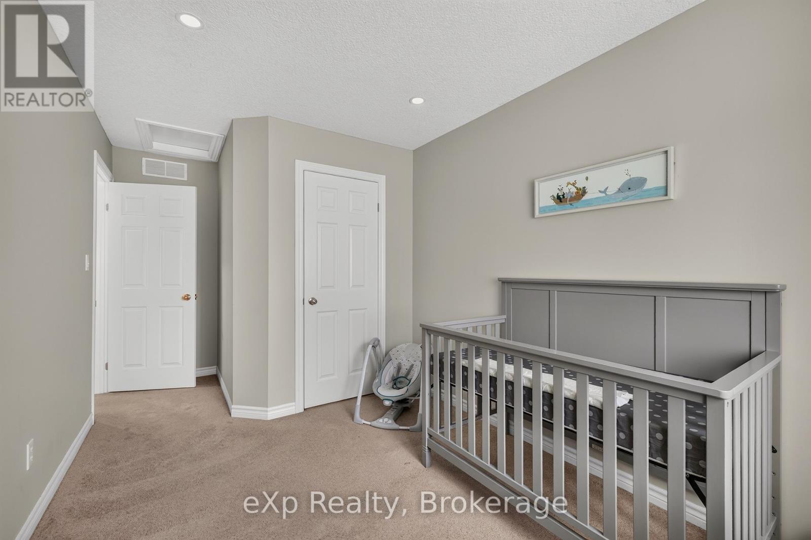 4 - 975 Strasburg Road, Kitchener, ON