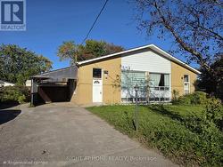 274 MCCONVEY DRIVE Richmond Hill, ON L4C 3K2
