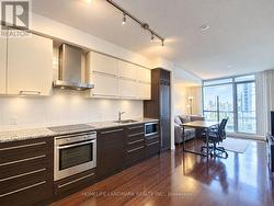 1603 - 770 BAY STREET Toronto, ON M5G 1N6