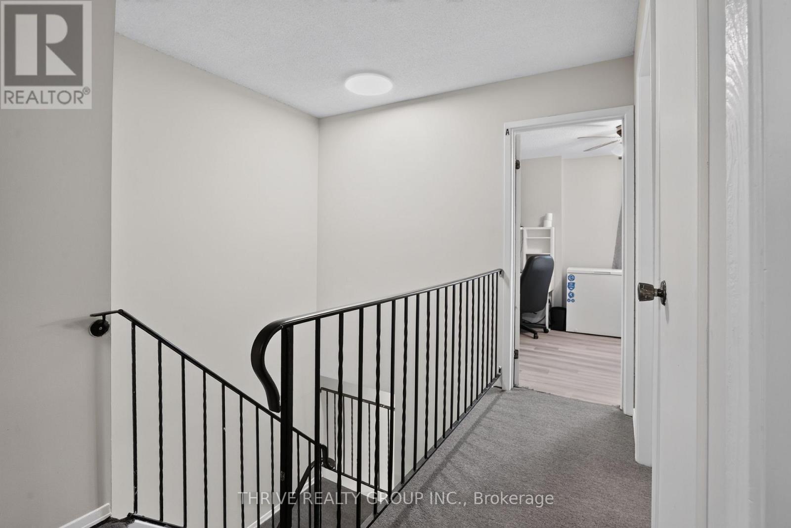 Upper landing - 36 - 40 Summit Avenue, London North (North N), ON
