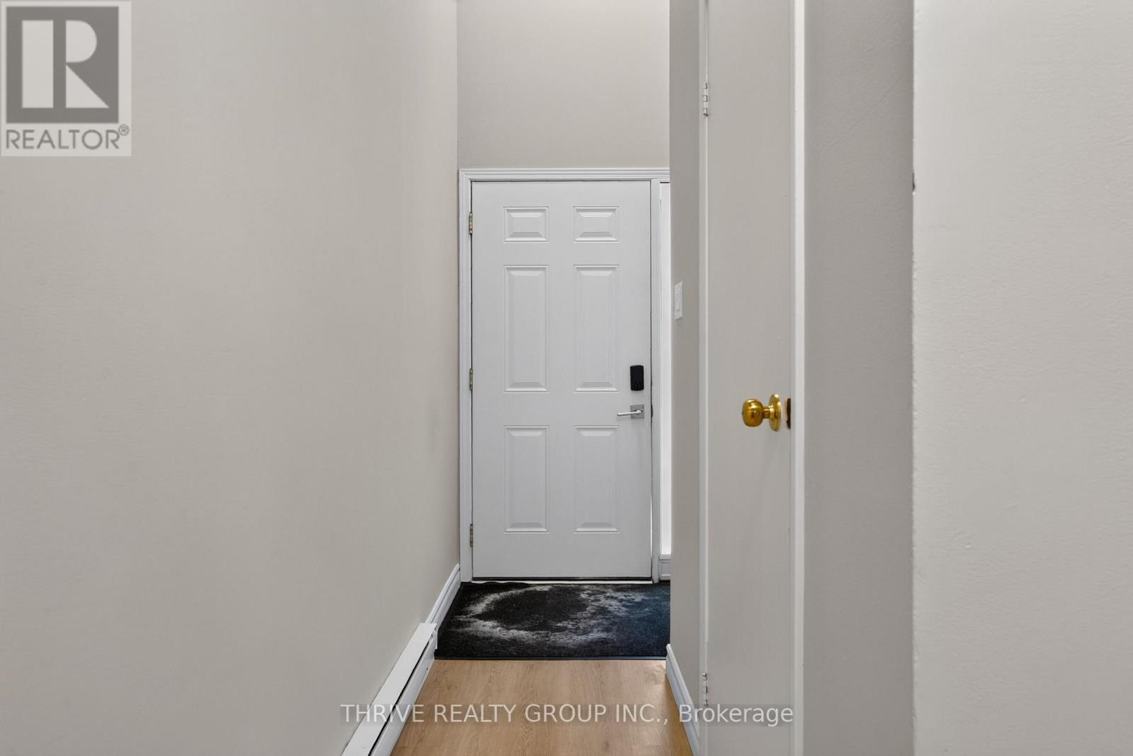 Front Entry - 36 - 40 Summit Avenue, London North (North N), ON