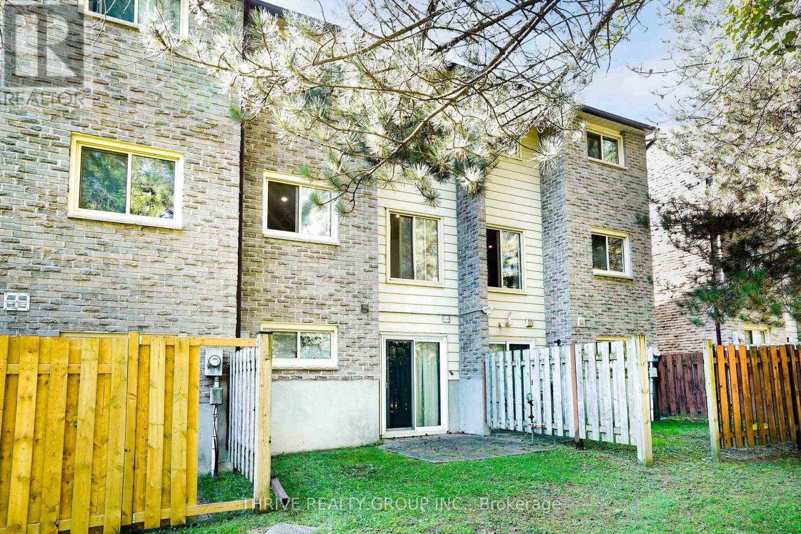 Back of unit with patio - 36 - 40 Summit Avenue, London North (North N), ON