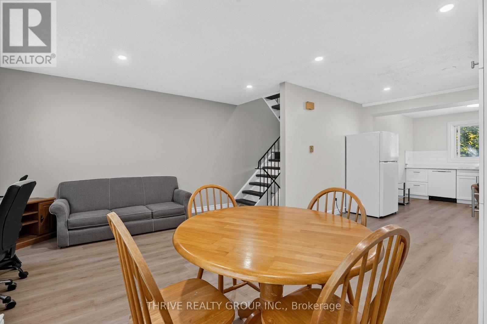 Updated living and dining rooms - 36 - 40 Summit Avenue, London North (North N), ON