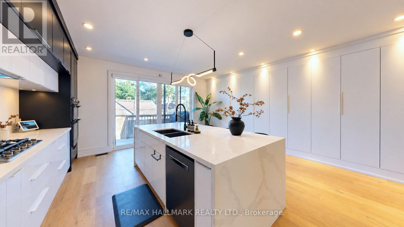 33 Kimberley Avenue, Toronto, ON