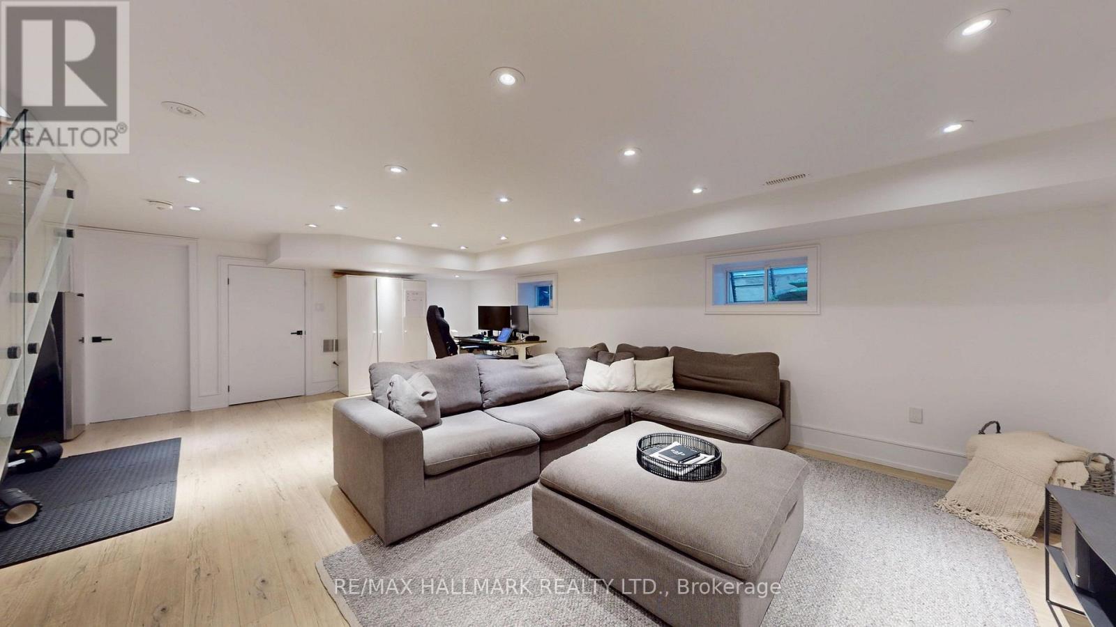 33 Kimberley Avenue, Toronto, ON