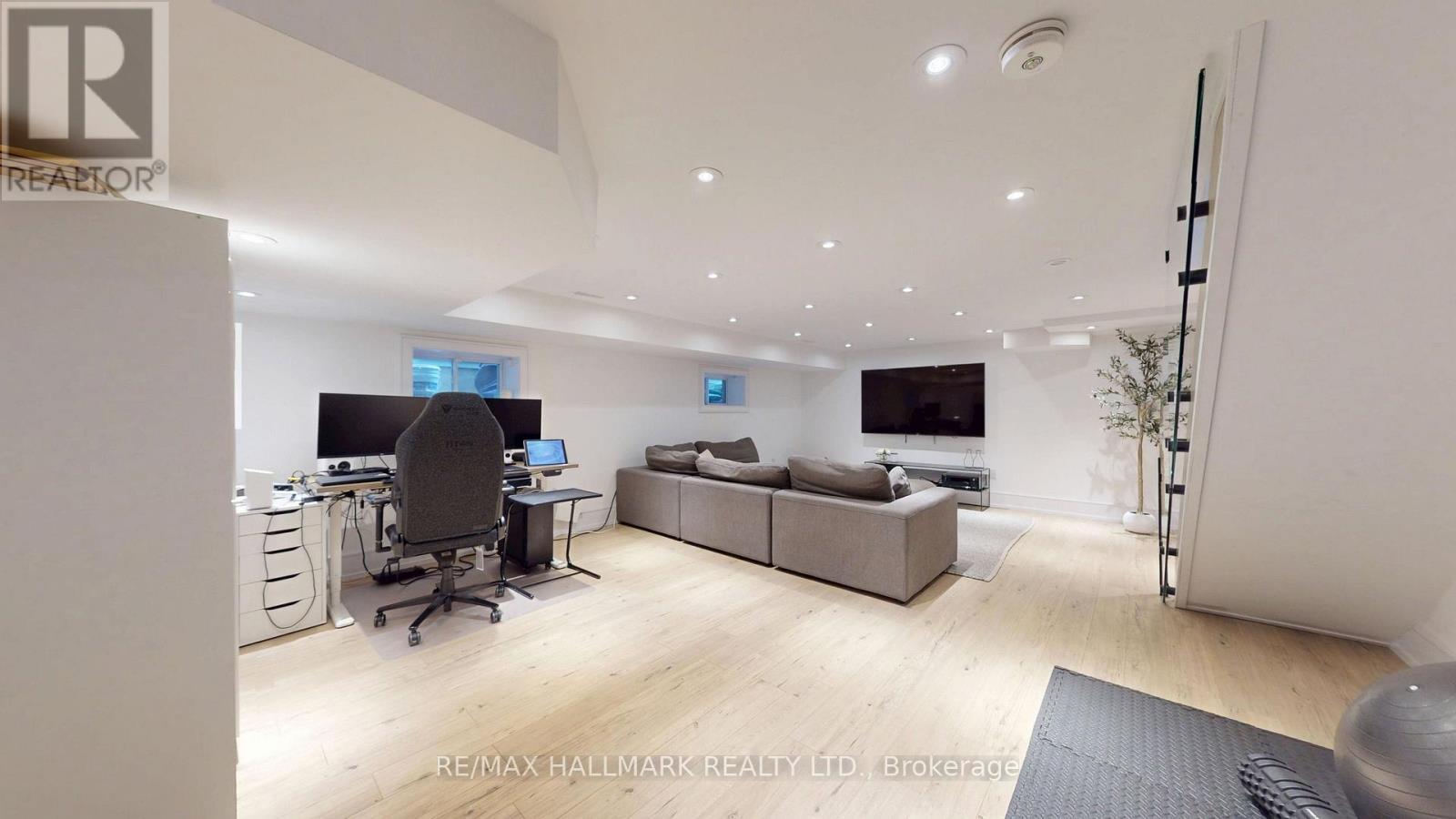 33 Kimberley Avenue, Toronto, ON