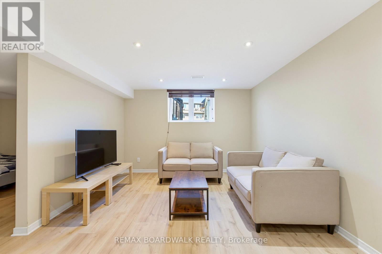 210 Broxburn Crescent, Ottawa, ON
