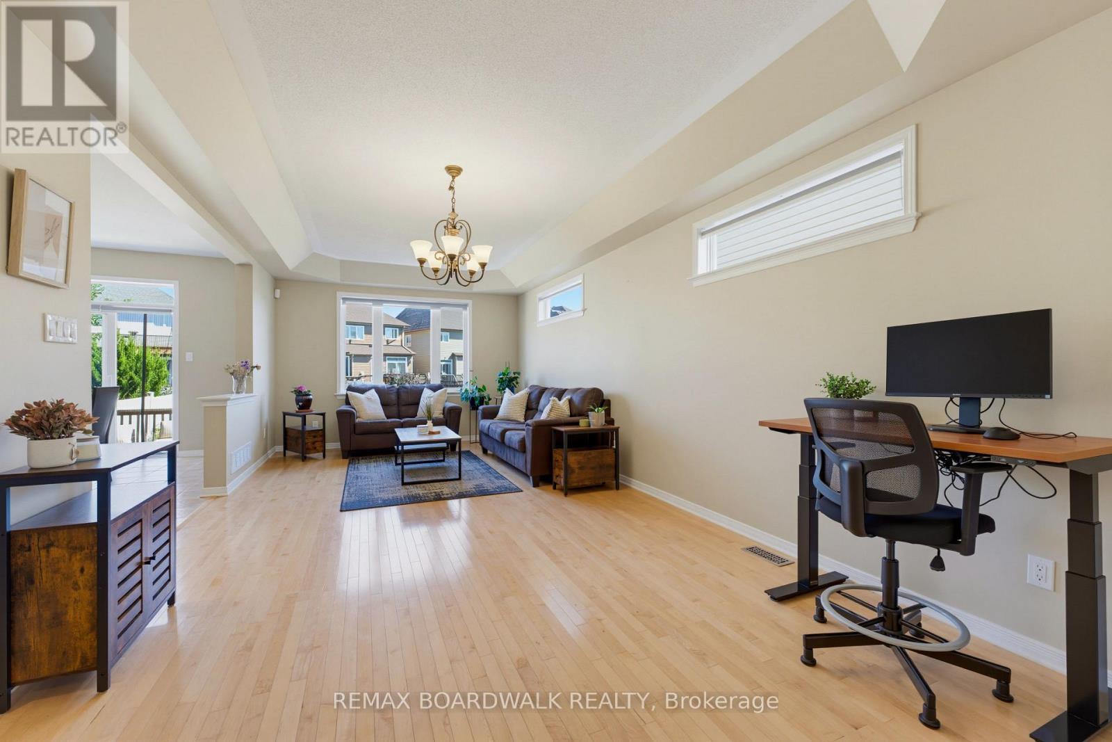 210 Broxburn Crescent, Ottawa, ON