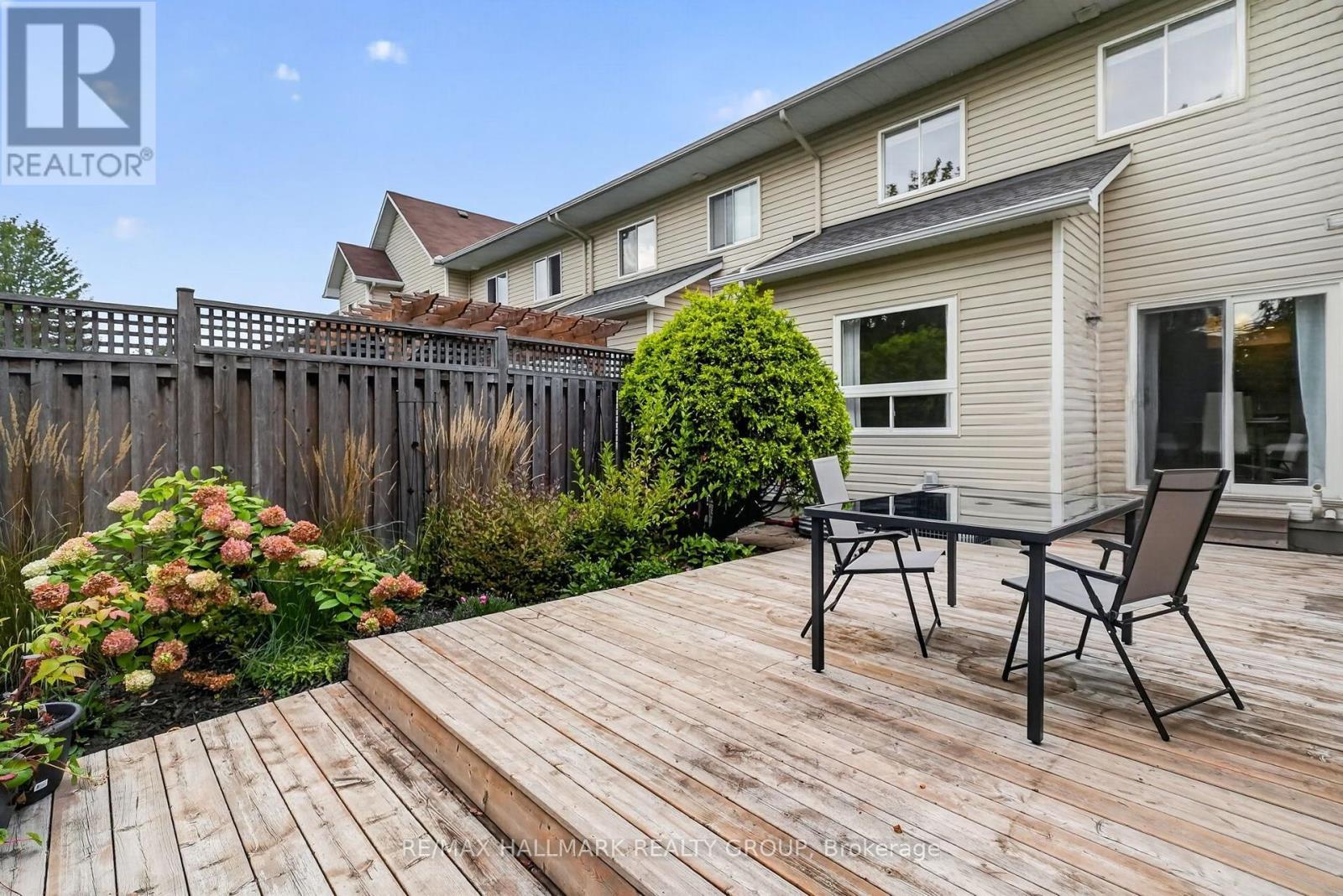 Wood deck - 148 Sawmill Private, Ottawa, ON