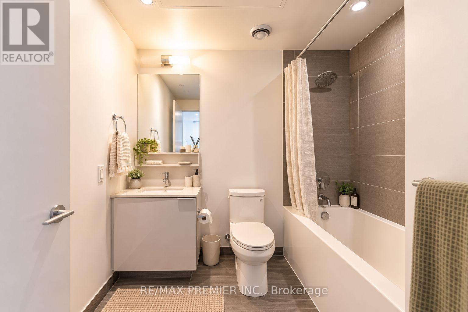 5901 - 950 Portage Parkway, Vaughan, ON
