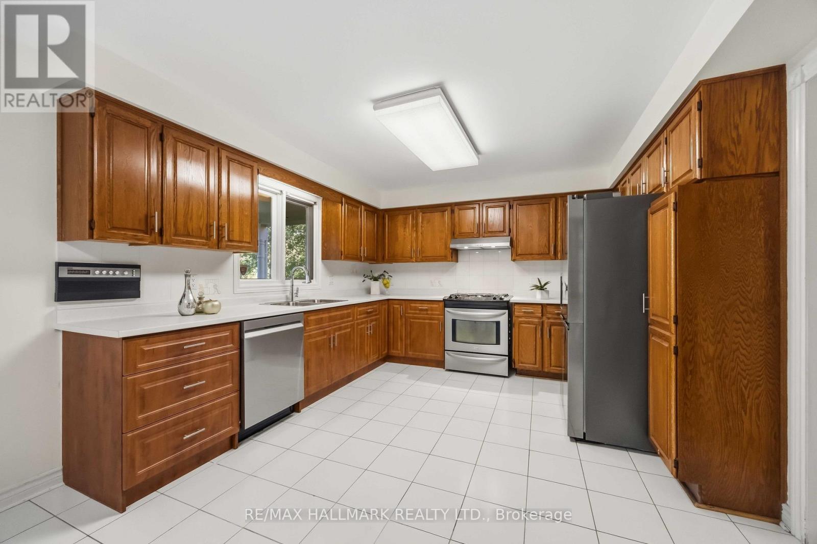 69 King'S Cross Avenue, Richmond Hill, ON