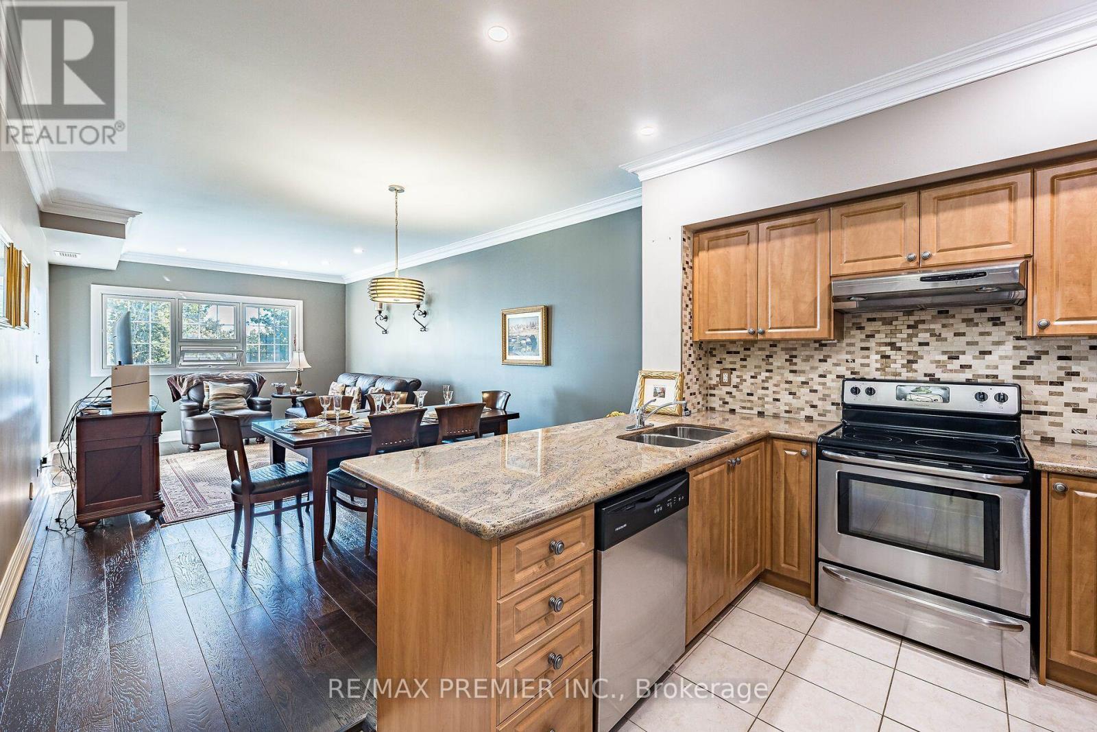 304 - 9451 Jane Street, Vaughan, ON