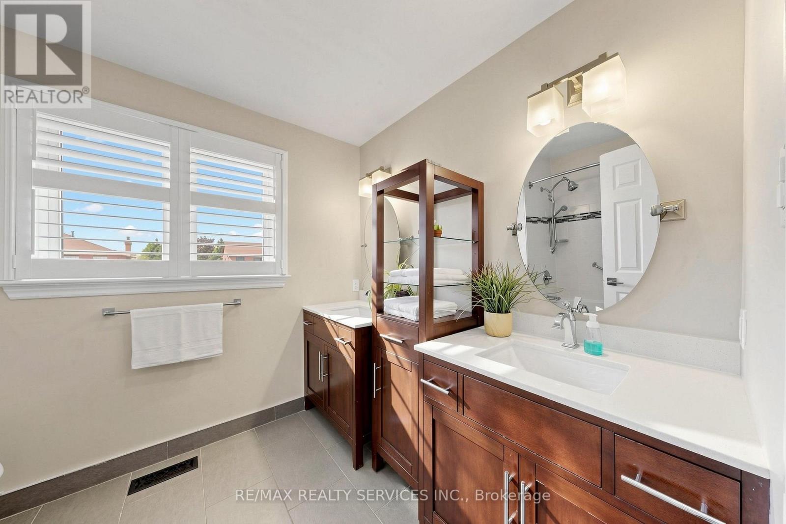 35 Linden Crescent, Brampton, ON