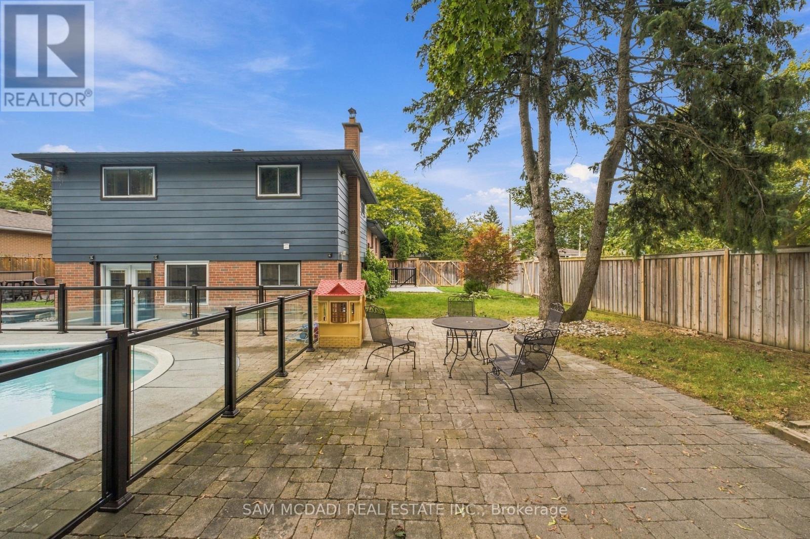 2009 Delaney Drive, Mississauga, ON