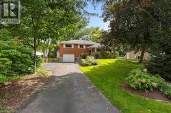 200 WOODVIEW Crescent Ancaster, ON L9G 1G2