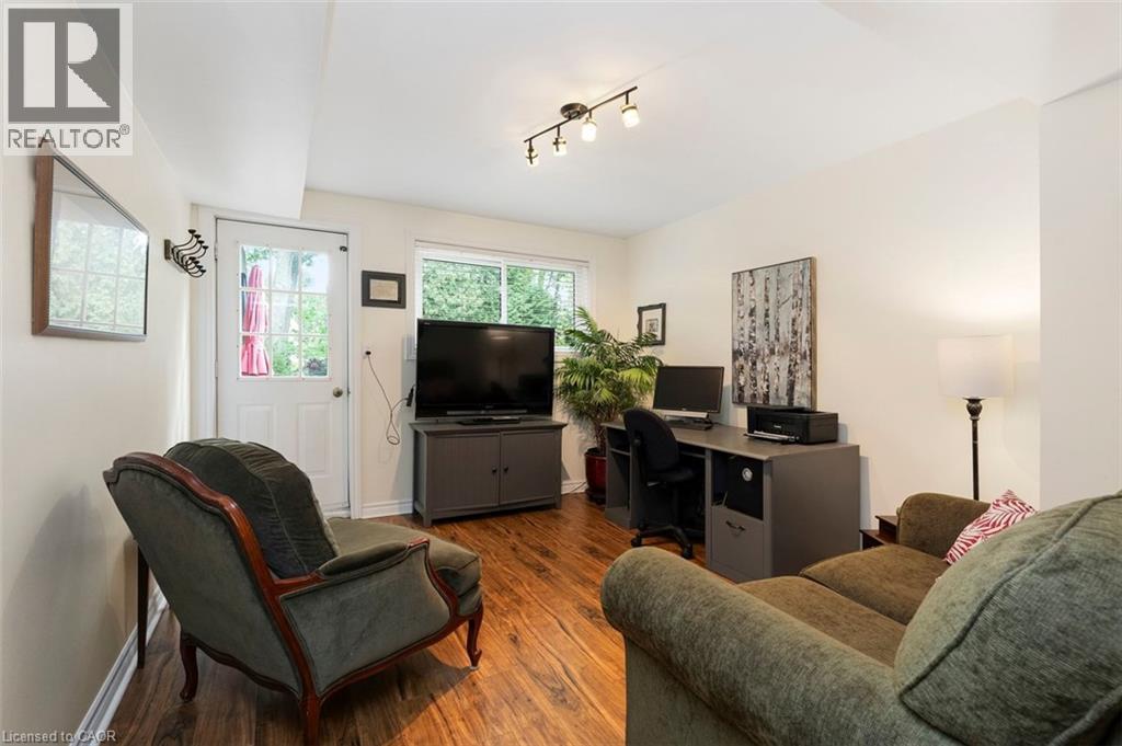 Office/Den with access to mudroom/garage and adjacent full bathroom - 200 Woodview Crescent, Ancaster, ON