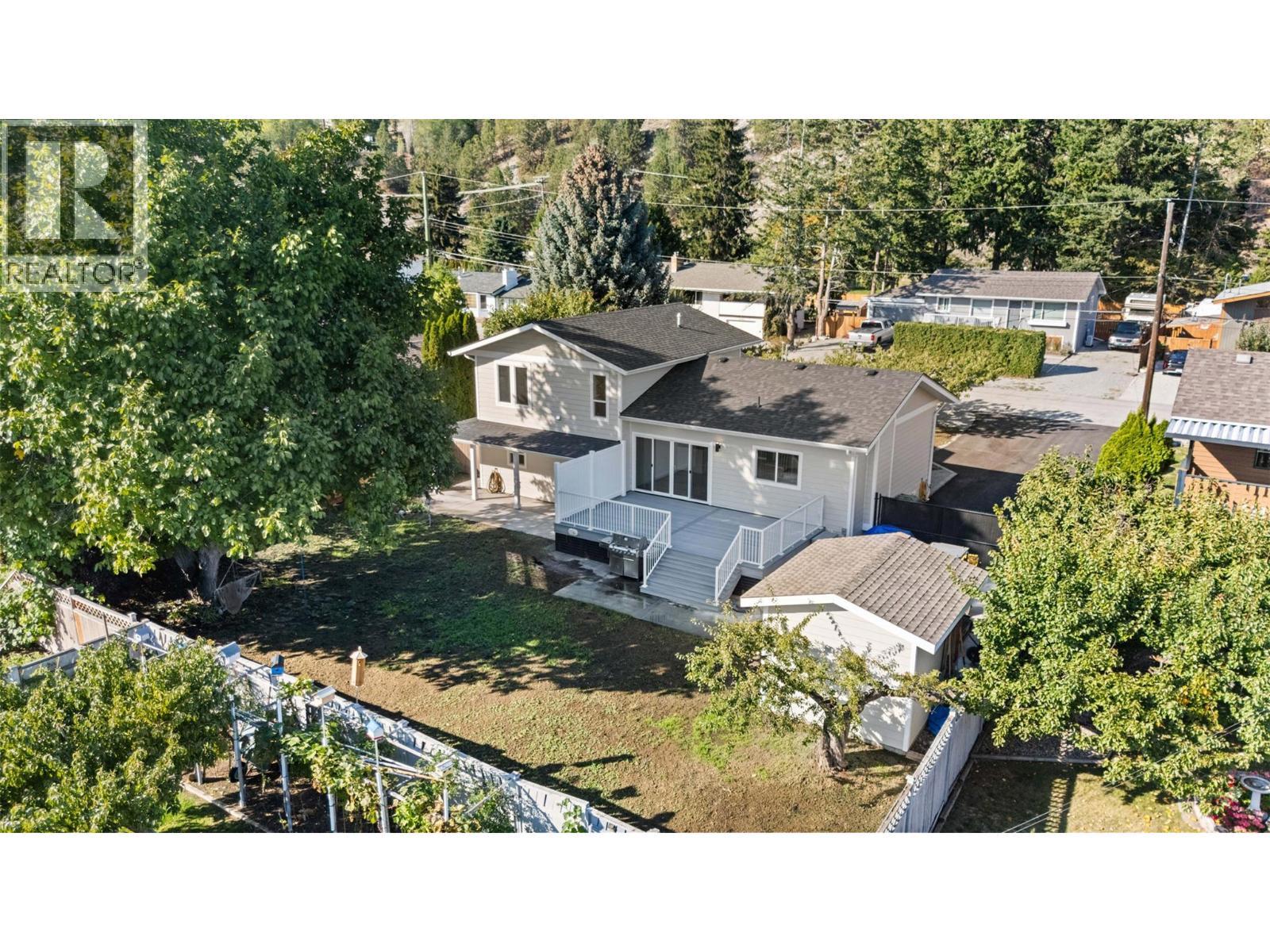 Private Yard - Hydroseeded - 4141 San Clemente Avenue, Peachland, BC