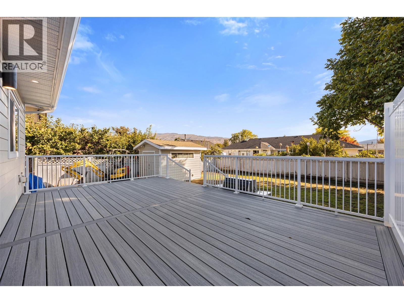 Back Deck - 4141 San Clemente Avenue, Peachland, BC