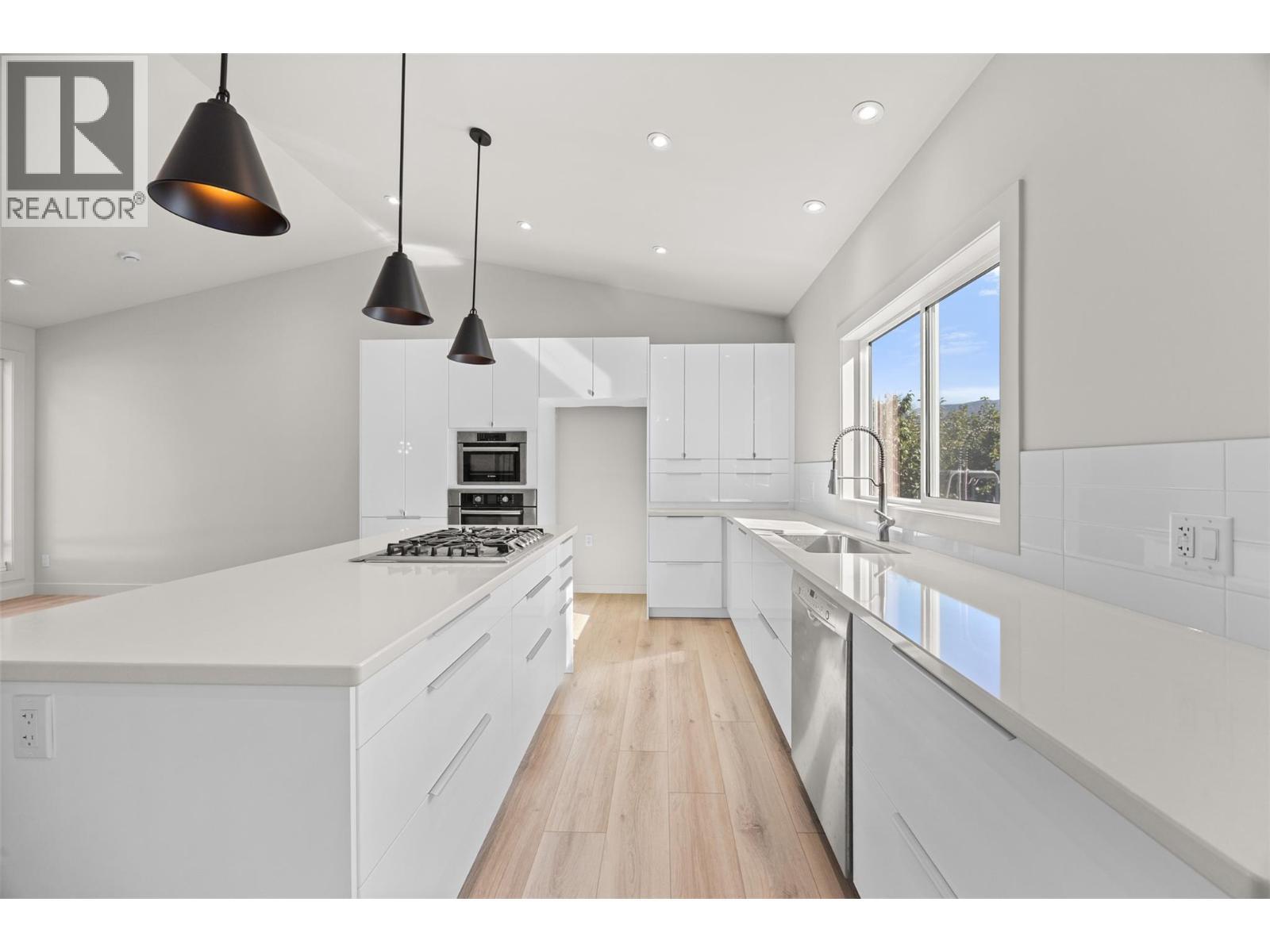 Main House Kitchen - 4141 San Clemente Avenue, Peachland, BC