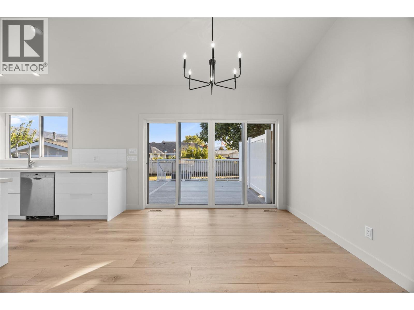 Main House Dining - 4141 San Clemente Avenue, Peachland, BC