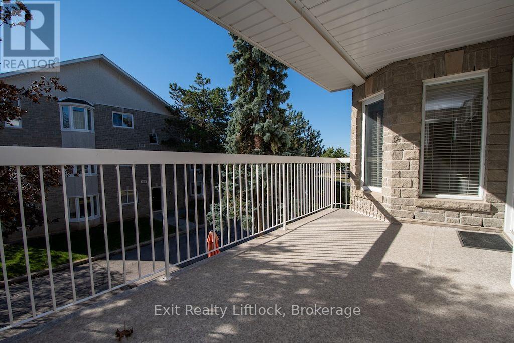 Balcony - 202 C - 1099 Clonsilla Avenue, Peterborough (Otonabee Ward 1), ON