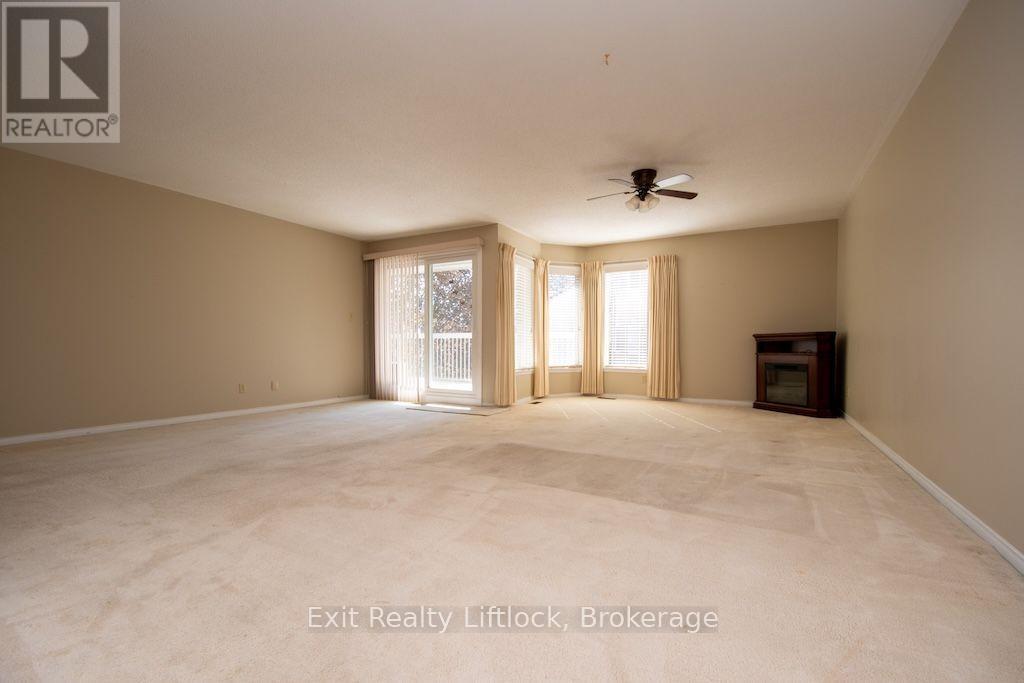 Living/Dinning Room with Patio Doors - 202 C - 1099 Clonsilla Avenue, Peterborough (Otonabee Ward 1), ON
