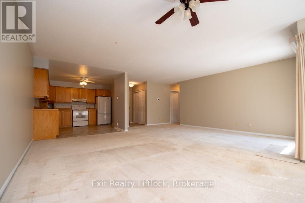 Open Concept Living/Dinning Room - 202 C - 1099 Clonsilla Avenue, Peterborough (Otonabee Ward 1), ON