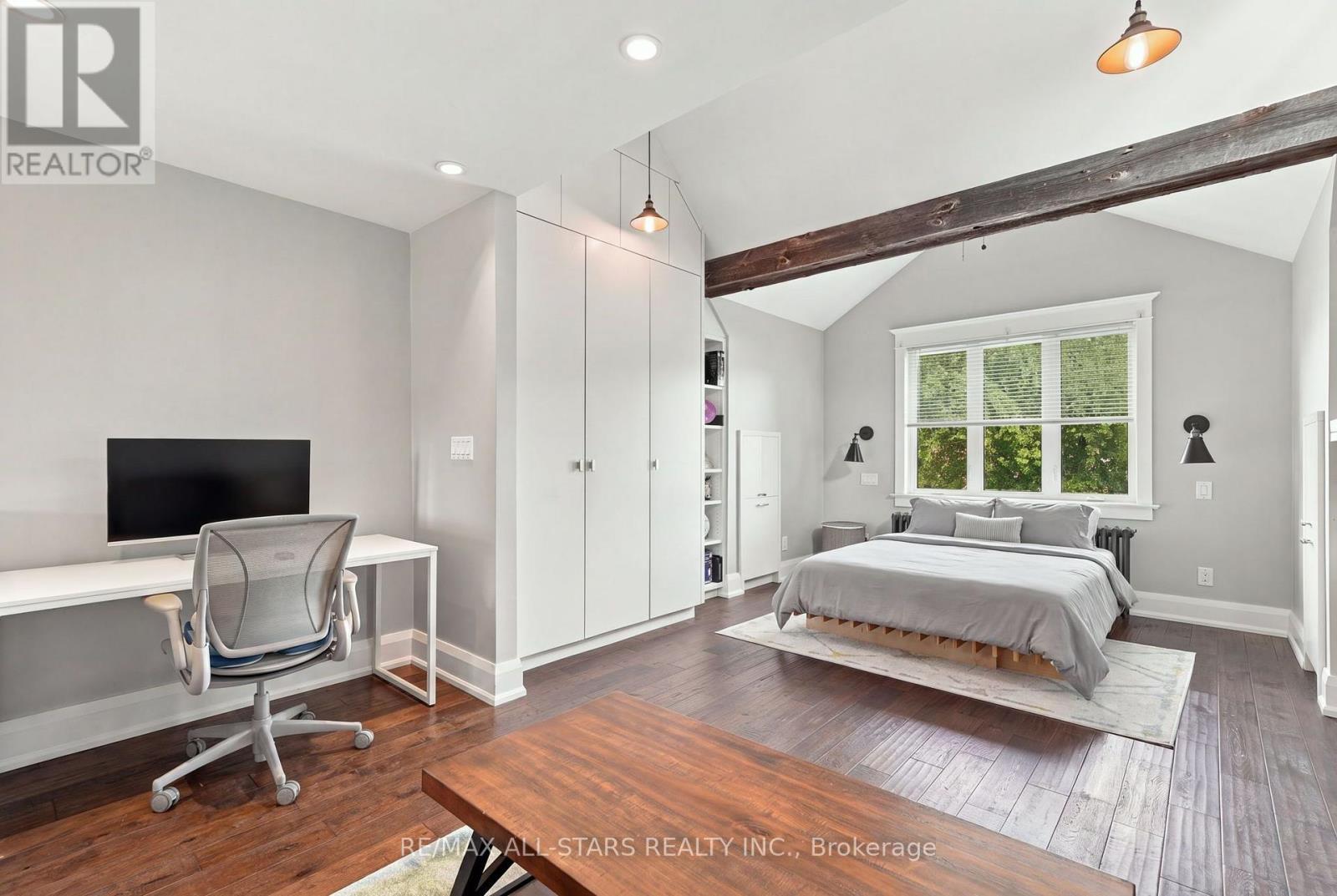 upper - 435 Mortimer Avenue, Toronto, ON