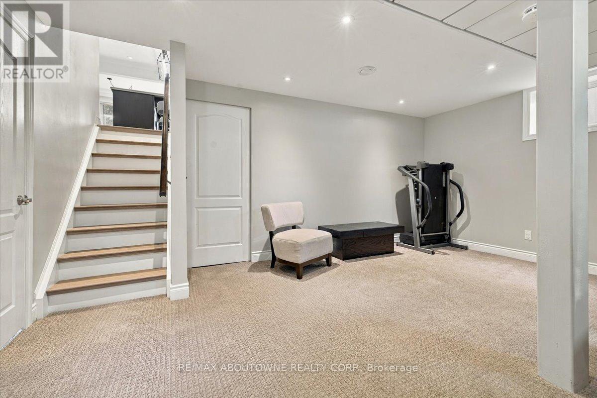 2408 Hereford Crescent, Burlington, ON