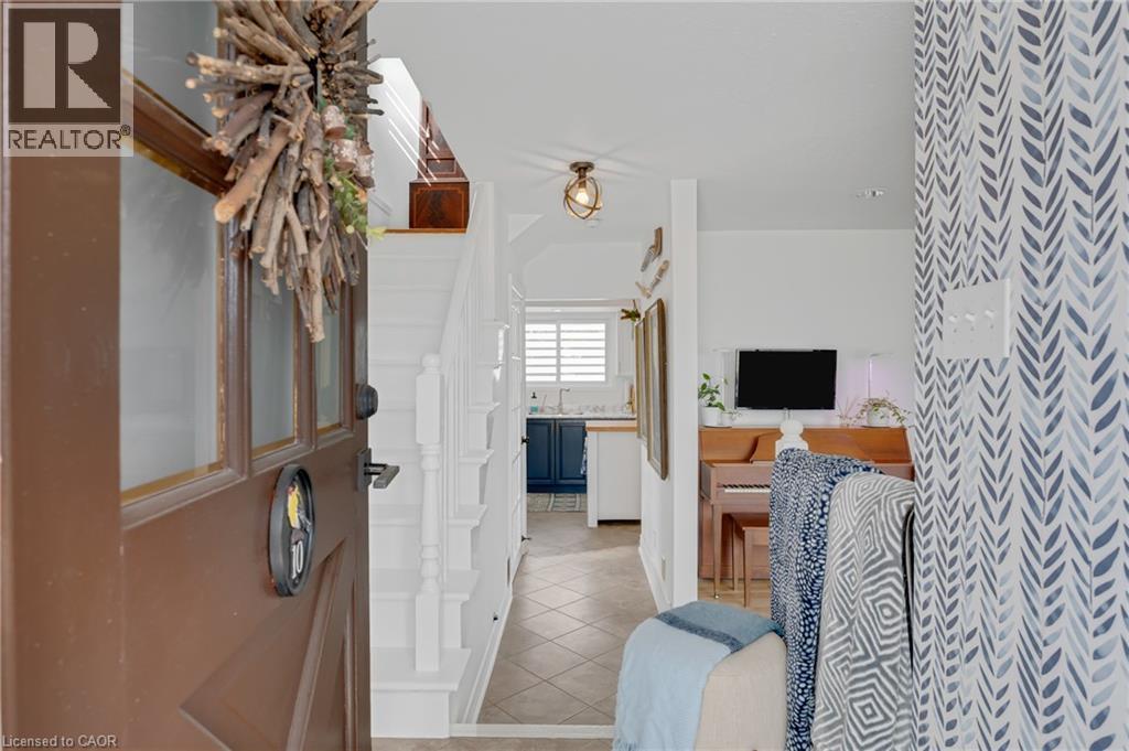 10 Goldfinch Road, Hamilton, ON