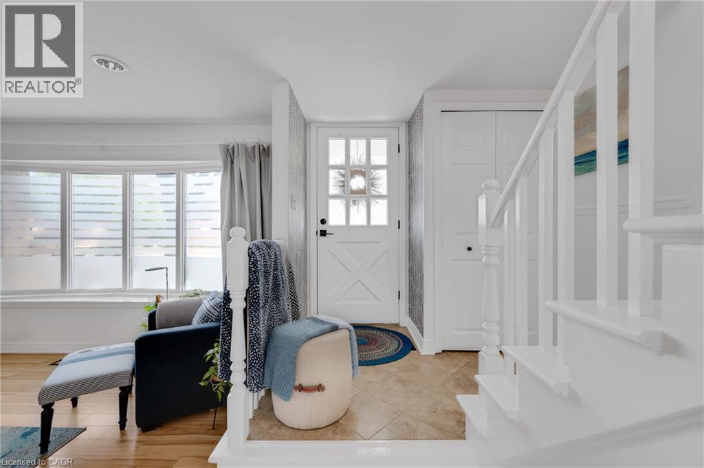10 Goldfinch Road, Hamilton, ON