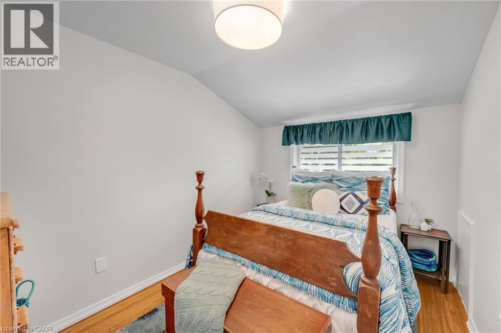 10 Goldfinch Road, Hamilton, ON