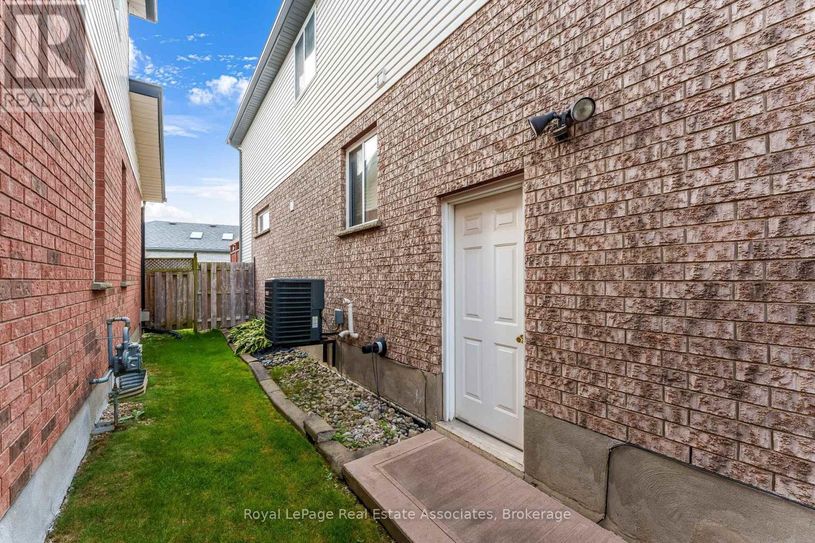 406 Sandy Cove Crescent, Waterloo, ON