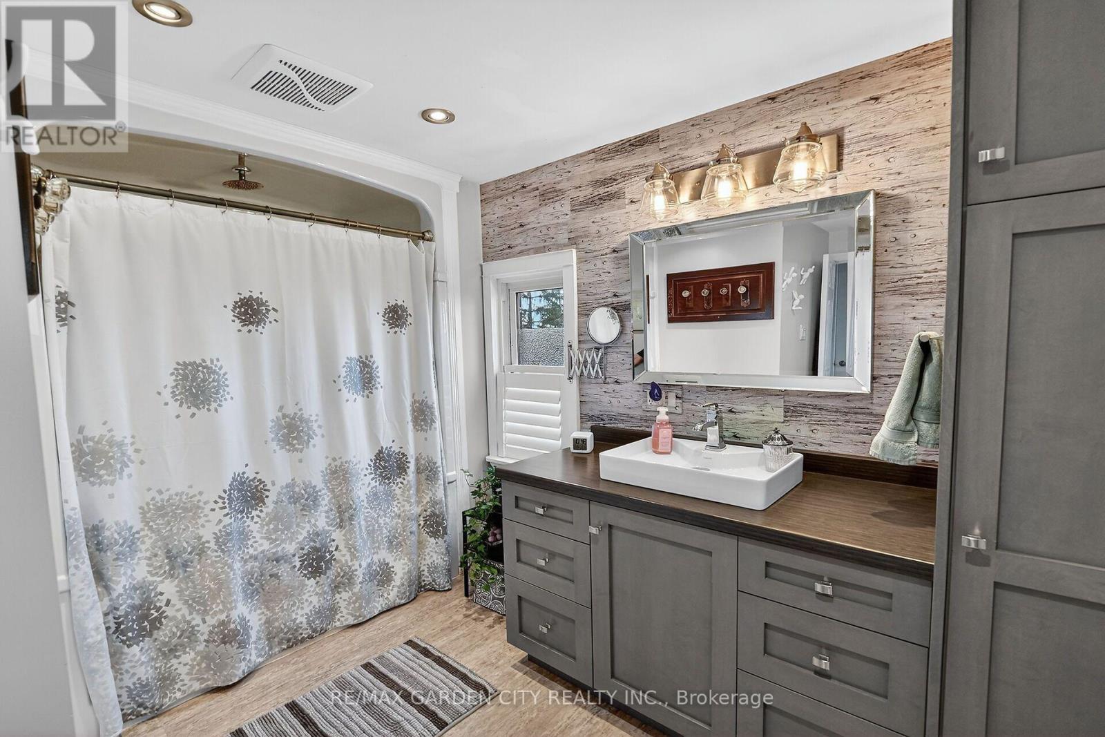 3745 King Street, Lincoln, ON