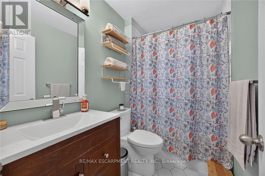 82 Division Street, Brantford, ON