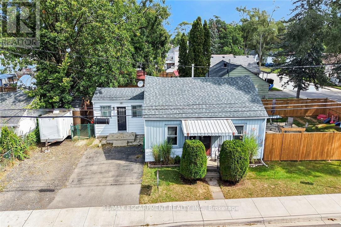 82 Division Street, Brantford, ON
