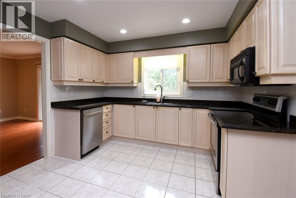 715 Bateman Court, Burlington, ON