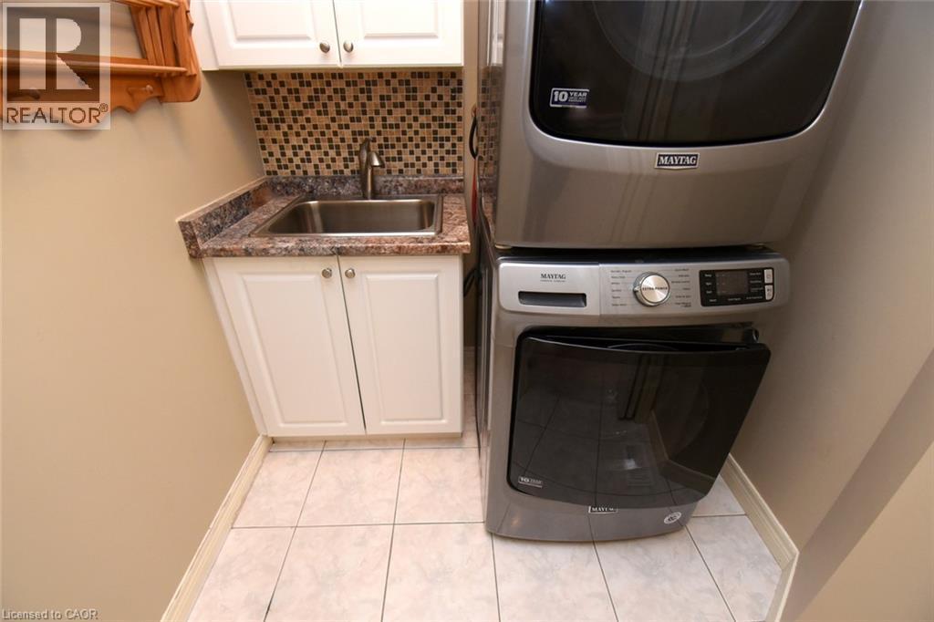 715 Bateman Court, Burlington, ON