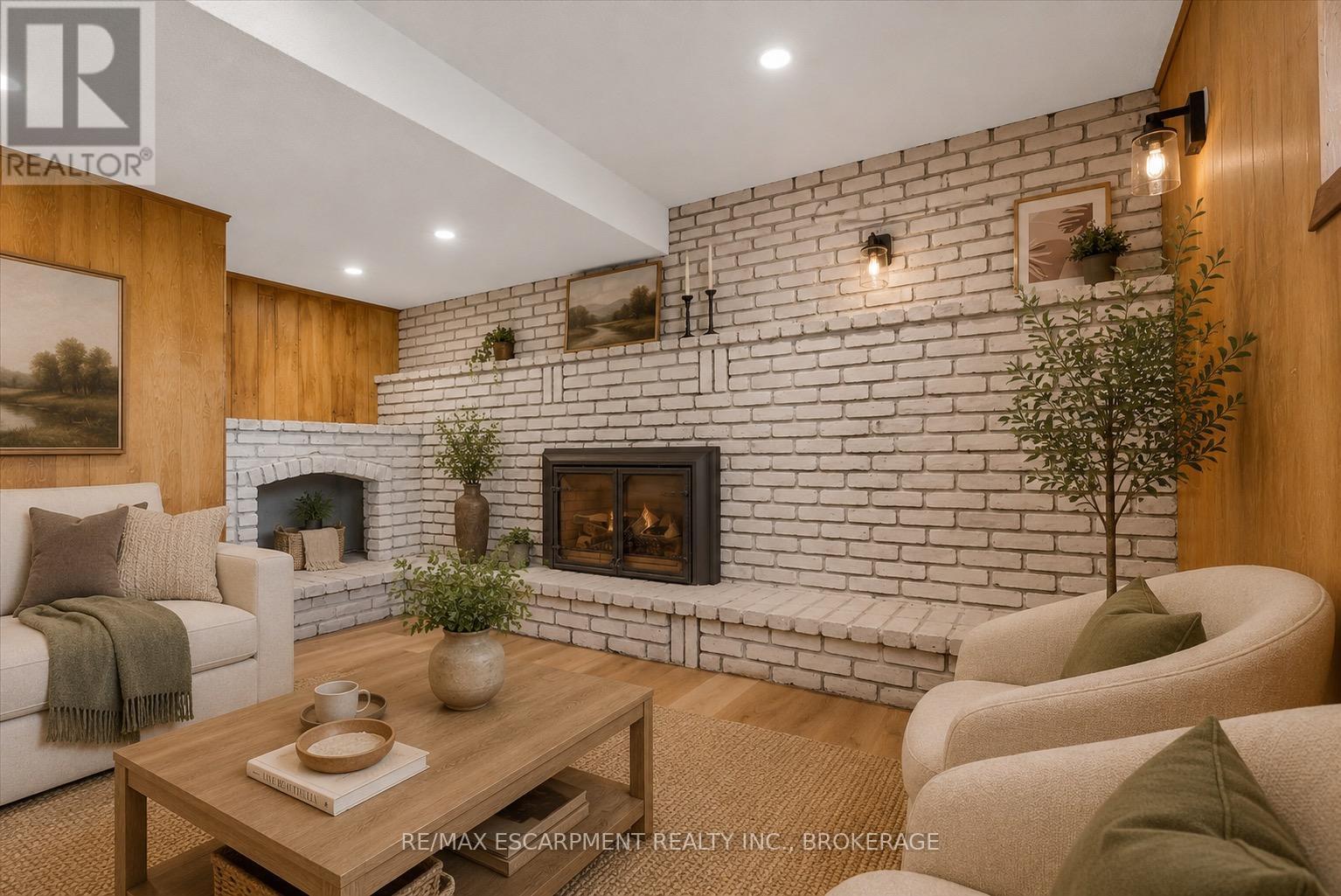 Virtually Staged - 49 Grove Avenue, St. Catharines (Secord Woods), ON
