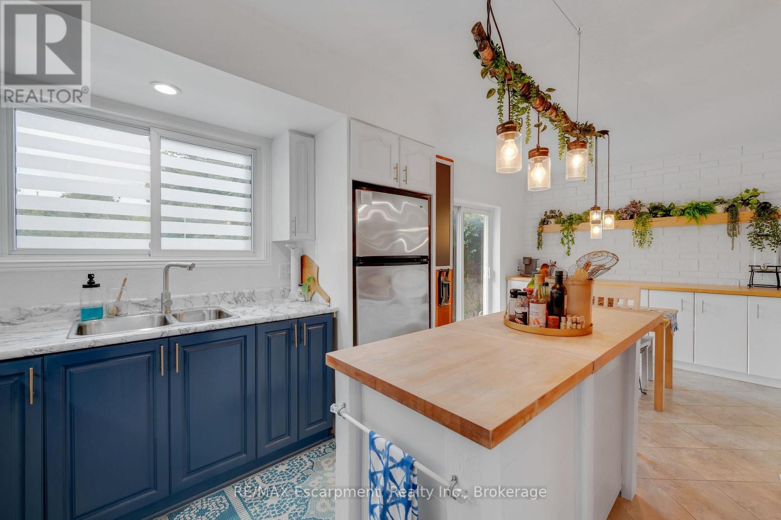 10 Goldfinch Road, Hamilton (Bruleville), ON