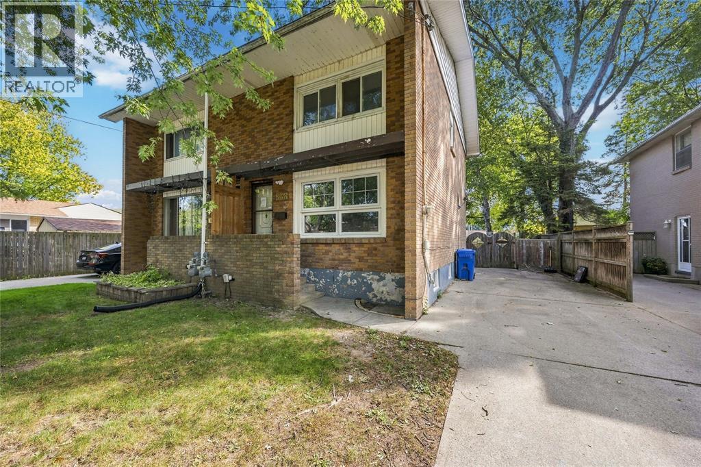 838 Vroom Avenue, Sarnia, ON