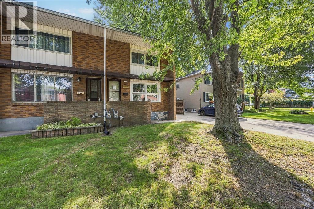 838 Vroom Avenue, Sarnia, ON