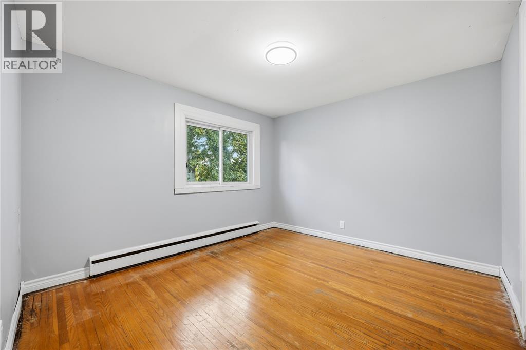 838 Vroom Avenue, Sarnia, ON