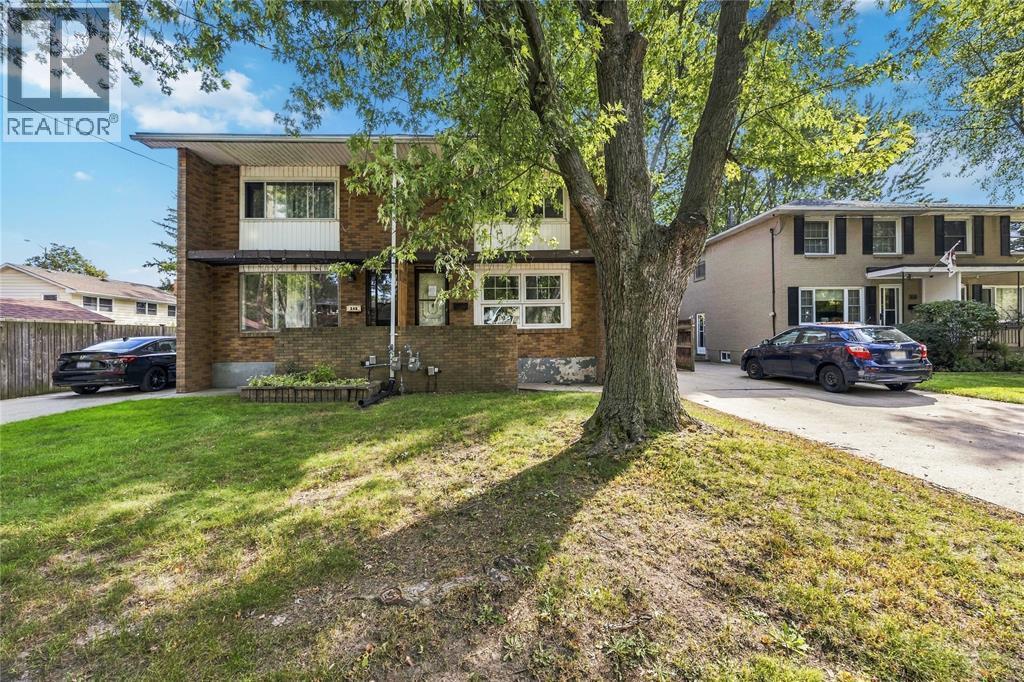 838 Vroom Avenue, Sarnia, ON
