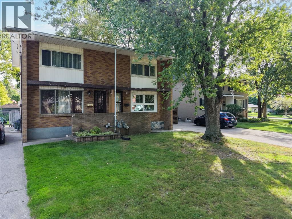 838 Vroom Avenue, Sarnia, ON